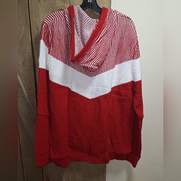 An INC chunky knit hodded sweater in a mens size XXL. NWT with no flaws. - Picture 4 of 8